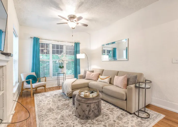 Carson Flats #4 | 1br • Near Bok• Osu Med•dtwn Apartment